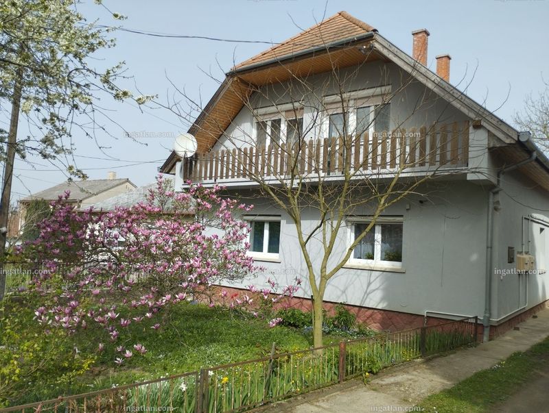 Listing photo
