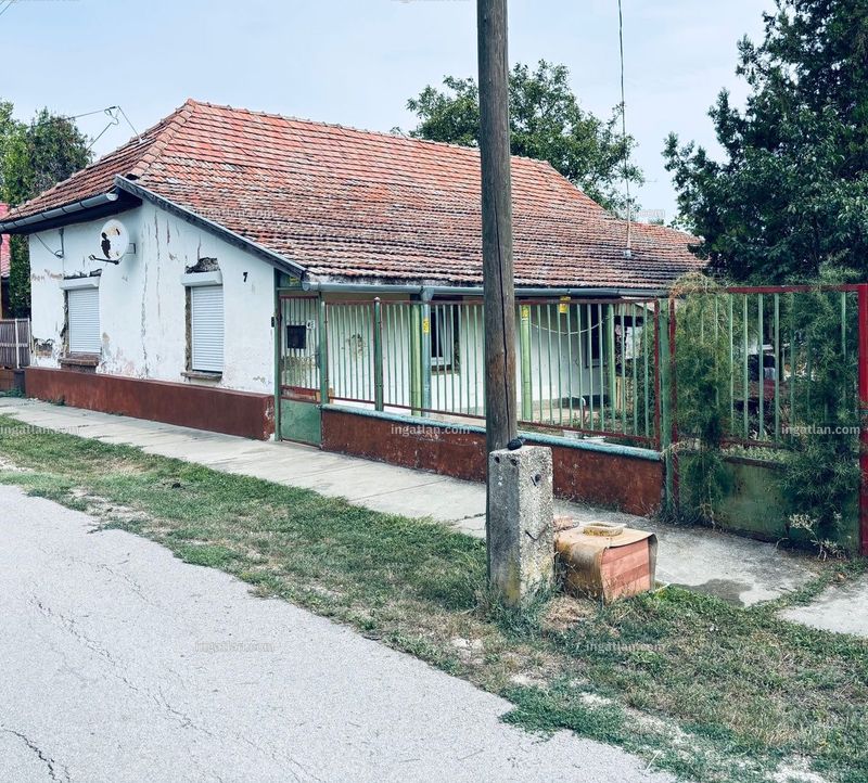 Listing photo