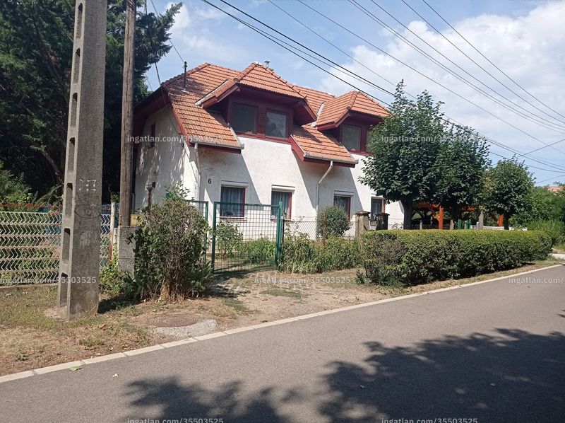 Hirdetés fotója