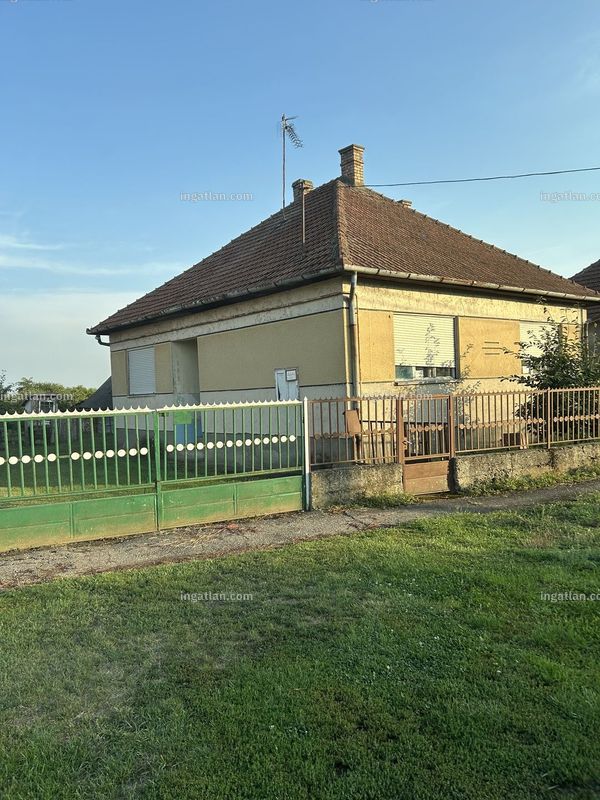 Listing photo