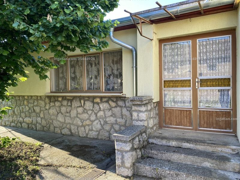 Listing photo