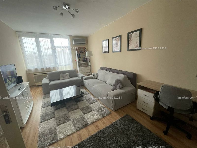 Listing photo