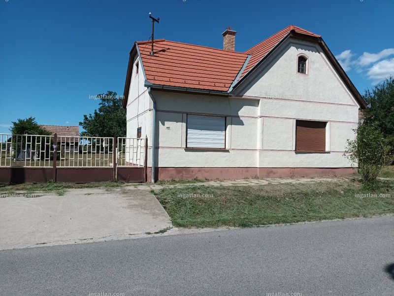 Hirdetés fotója