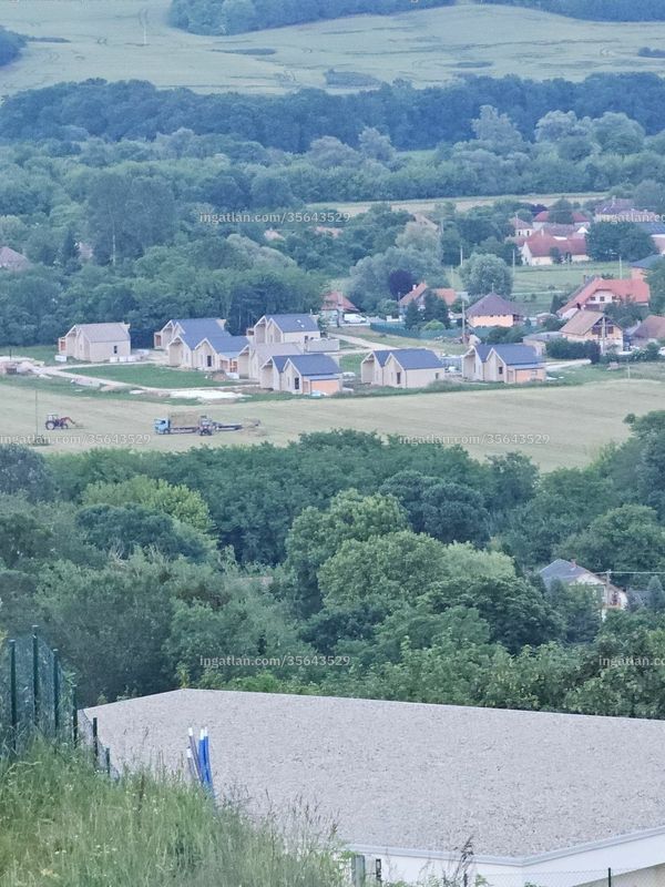 Hirdetés fotója