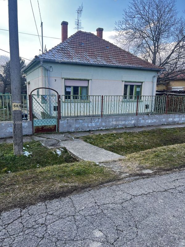 Listing photo
