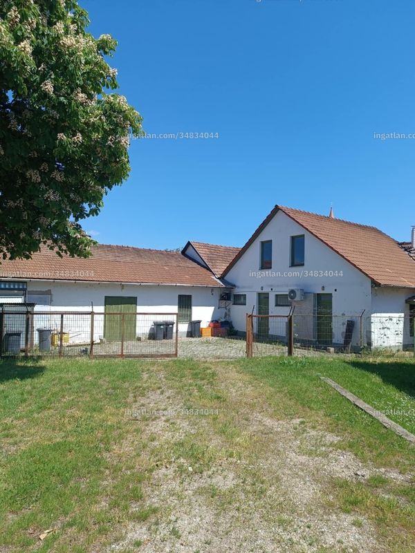 Listing photo