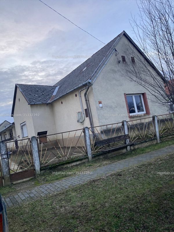 Hirdetés fotója