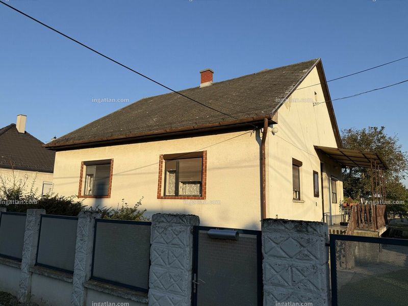 Listing photo