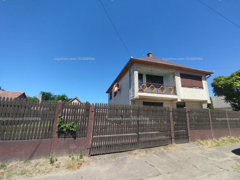 Listing photo