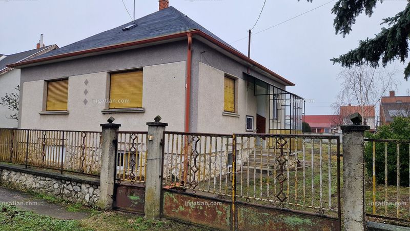 Listing photo