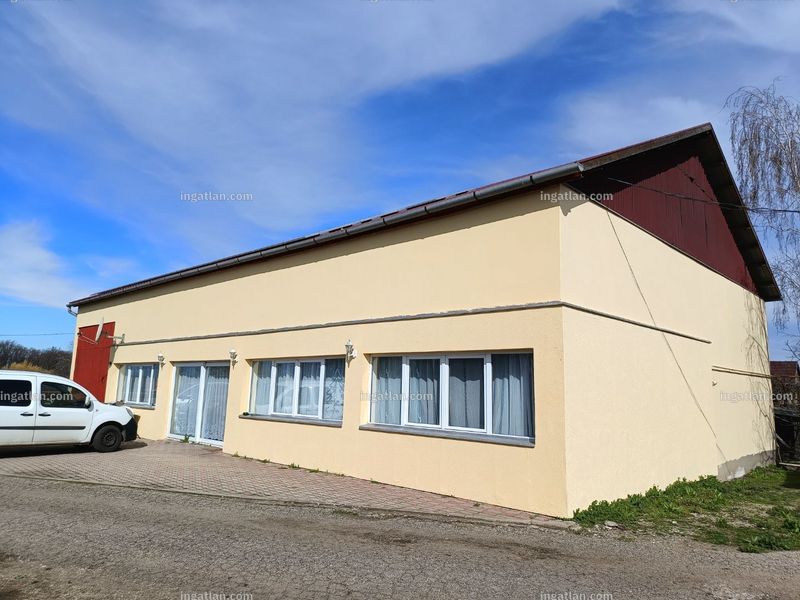 Listing photo
