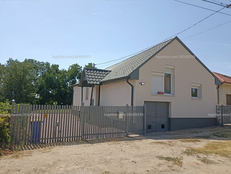 Hirdetés fotója
