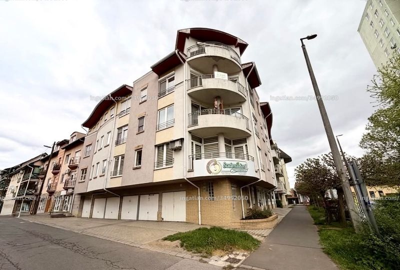 Listing photo