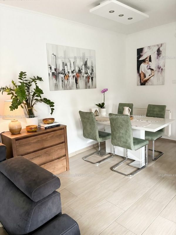 Hirdetés fotója