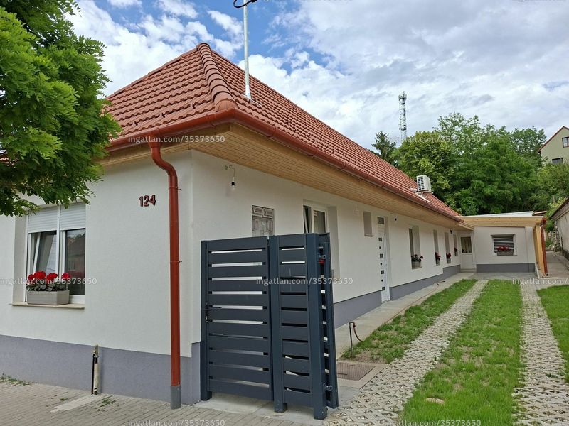 Hirdetés fotója