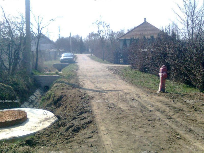 bejárat (kívülről)