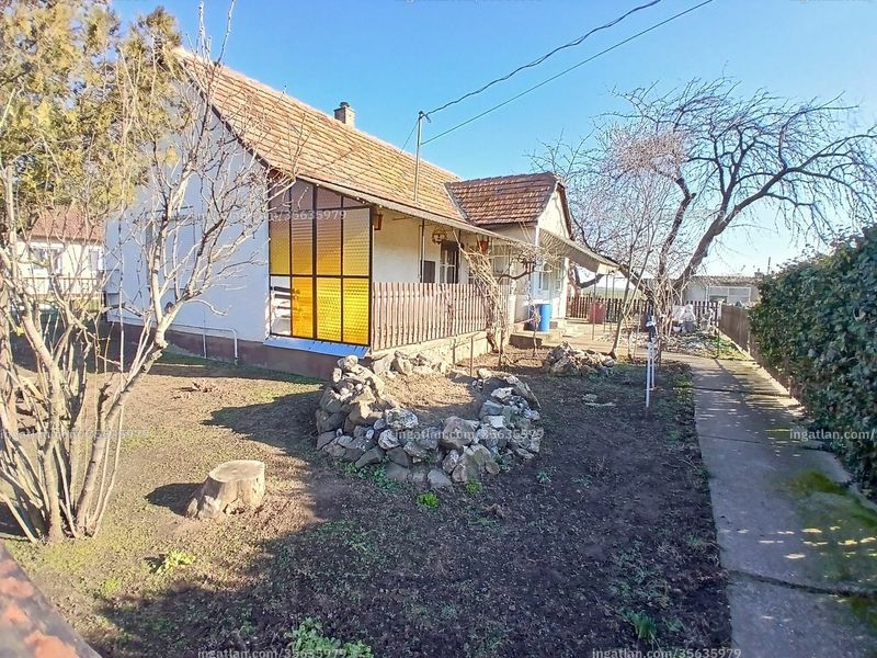 Listing photo