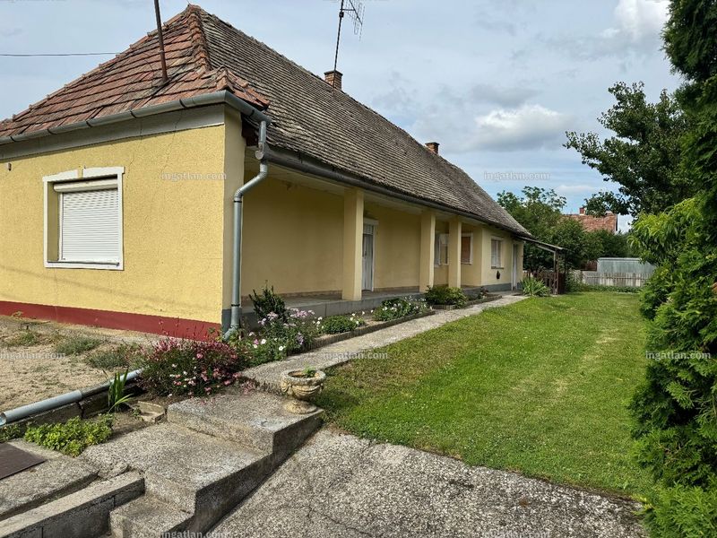 Listing photo