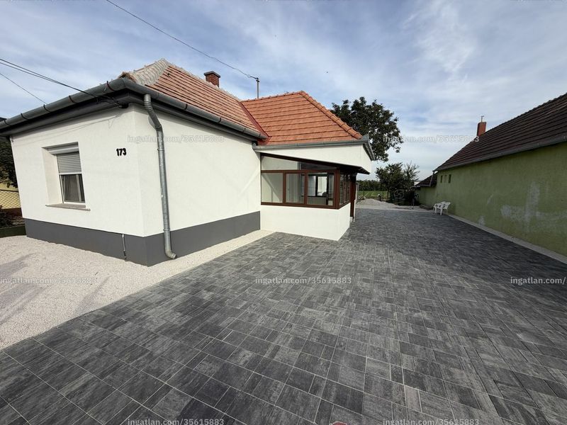 Listing photo
