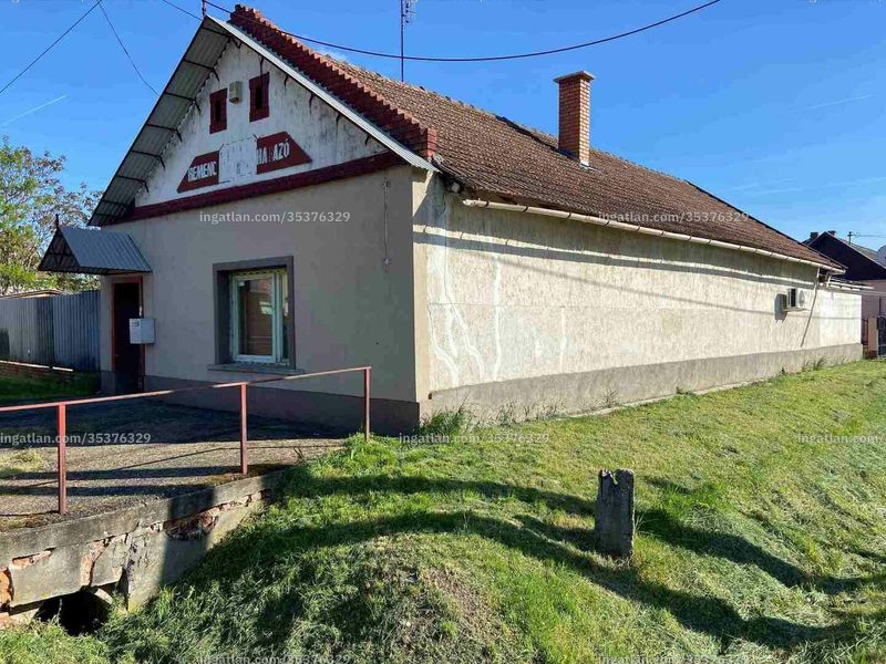 Listing photo