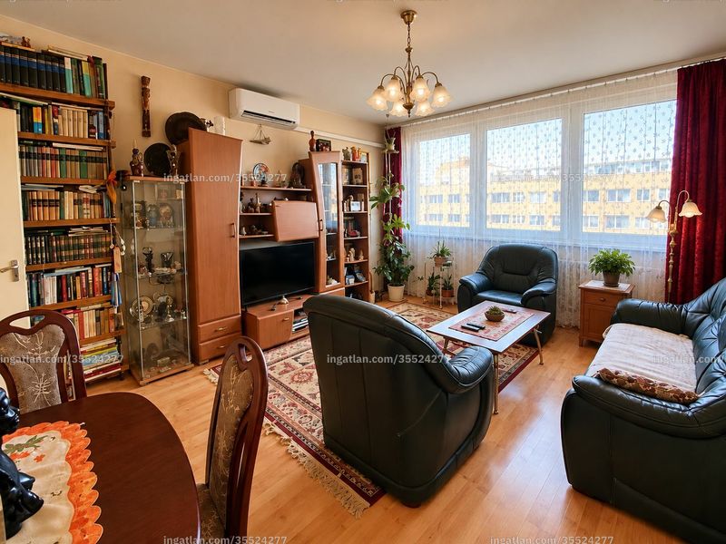 Listing photo