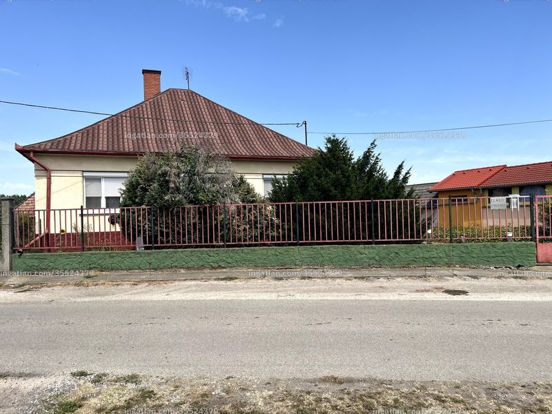 Hirdetés fotója