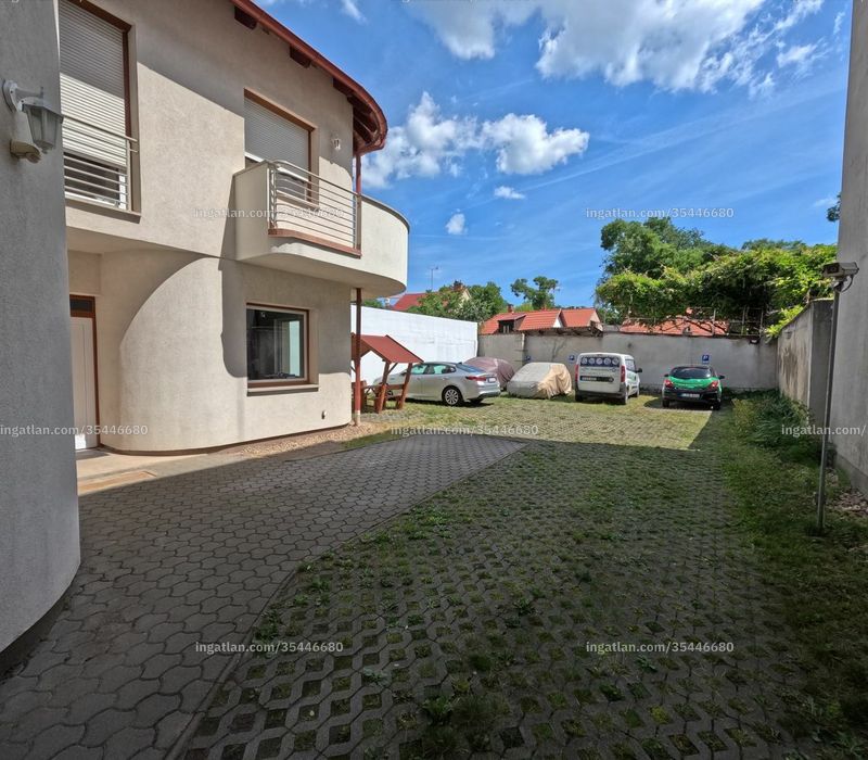 parkoló