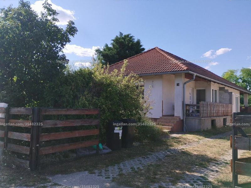 Listing photo