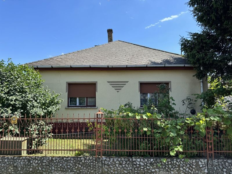 Listing photo