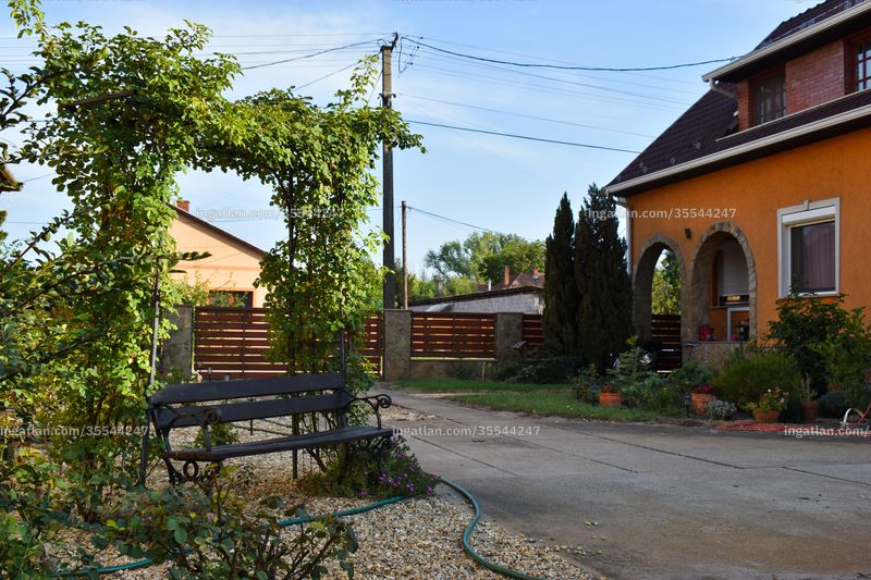 Listing photo