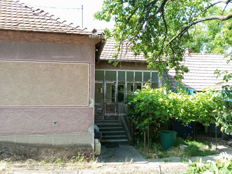 entrance from the outside