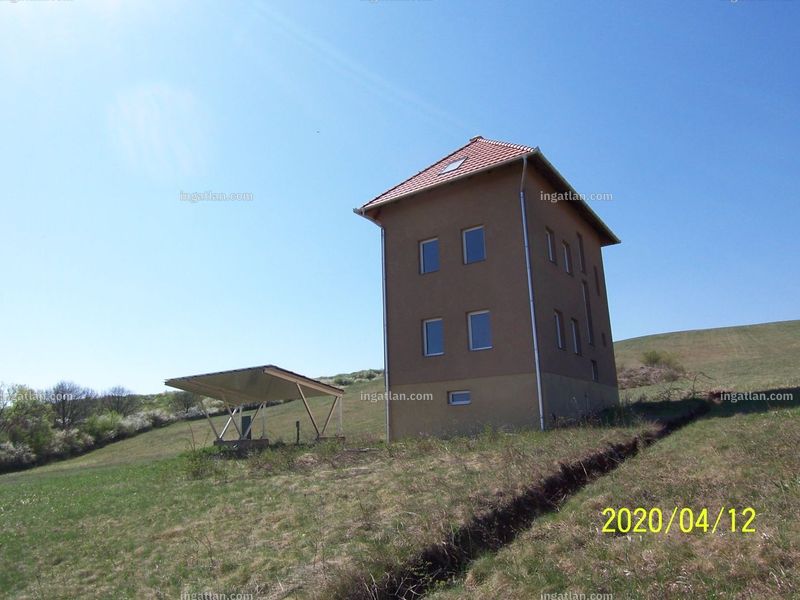 Hirdetés fotója