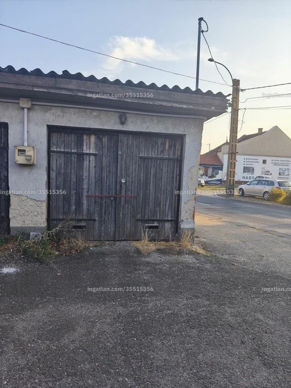 Hirdetés fotója