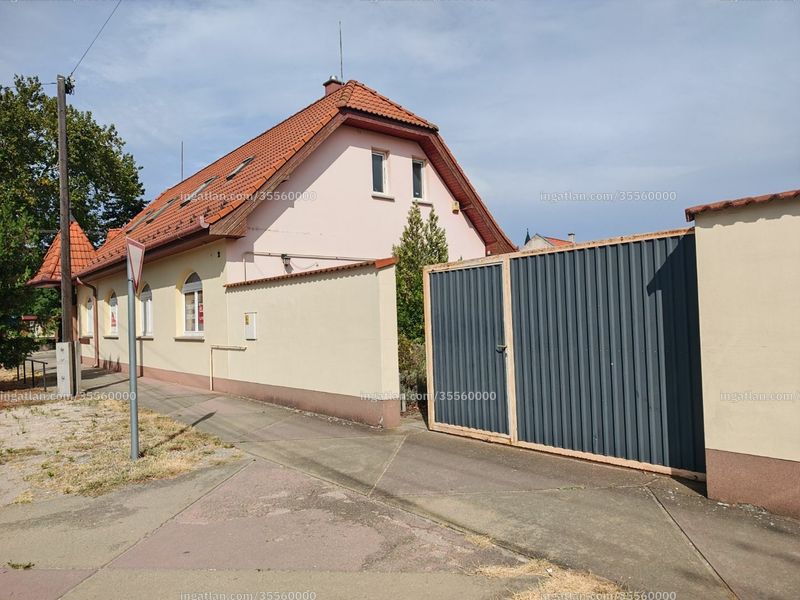 Hirdetés fotója