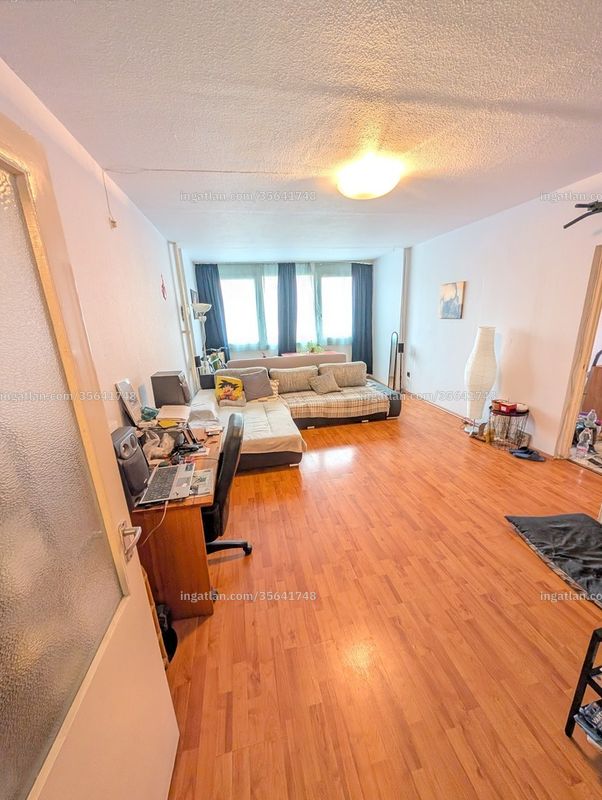 Listing photo