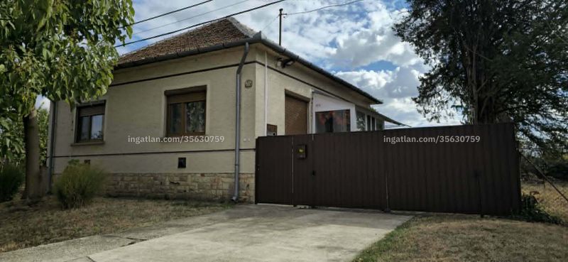 Hirdetés fotója