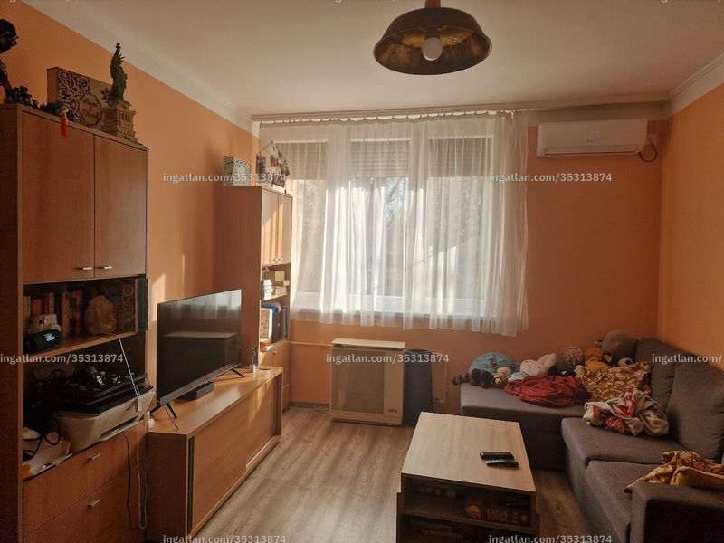Listing photo