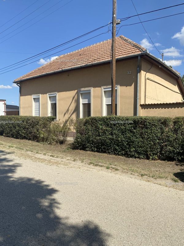 Listing photo