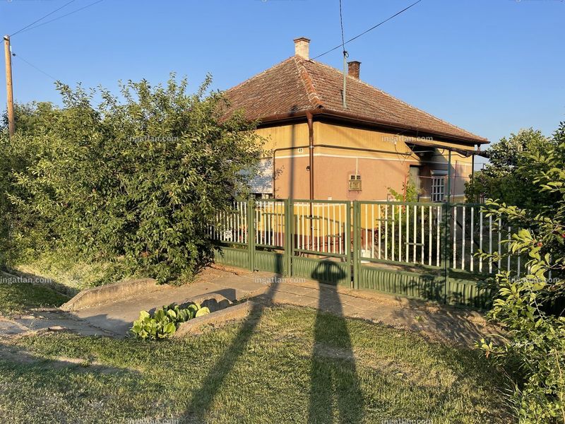 Listing photo