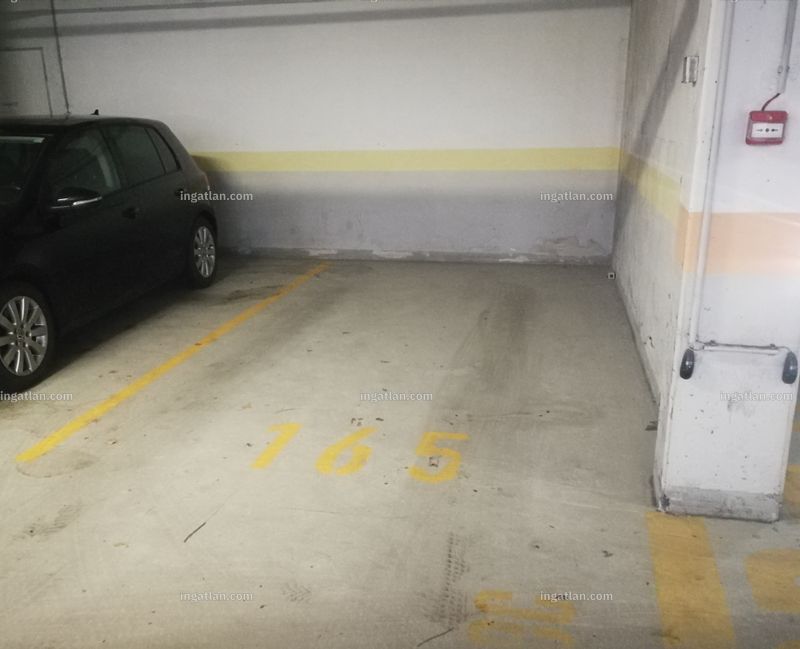 parkoló
