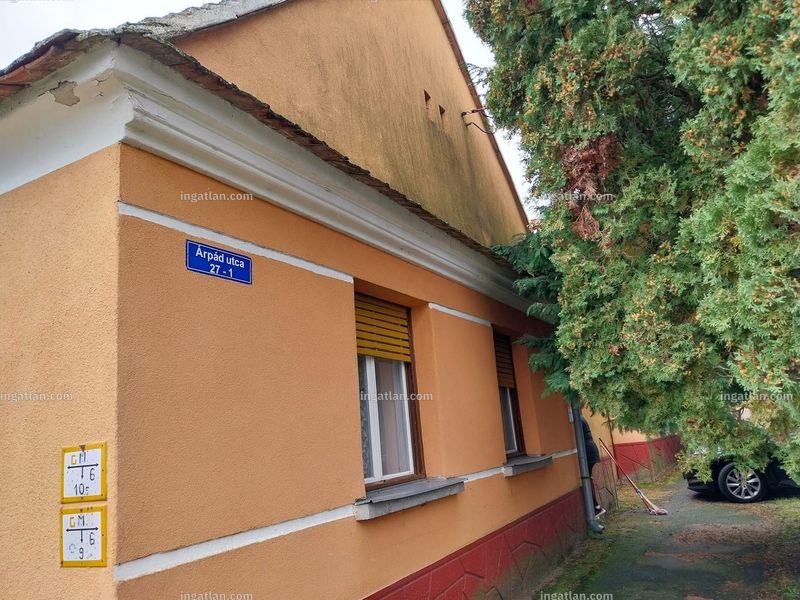 Hirdetés fotója