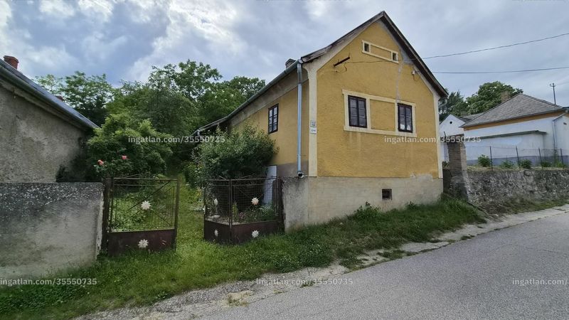 Hirdetés fotója