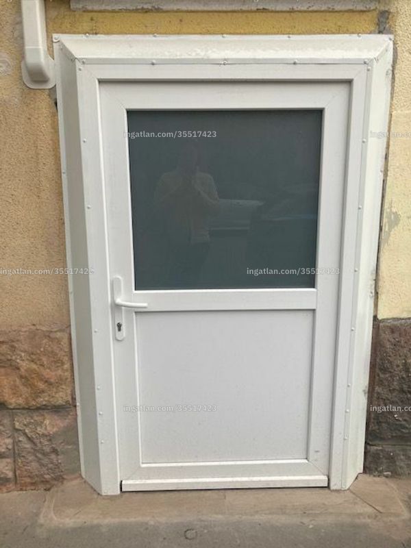 bejárat (kívülről)