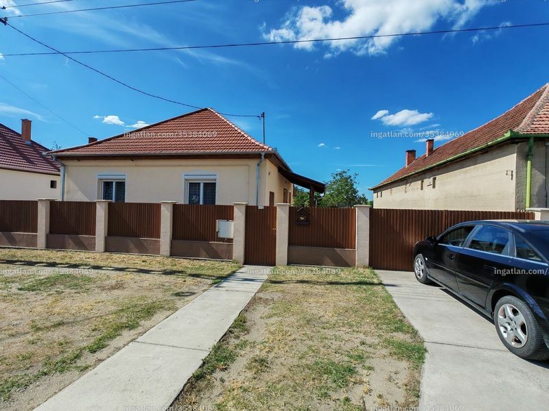 Listing photo