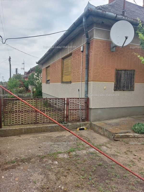 Listing photo