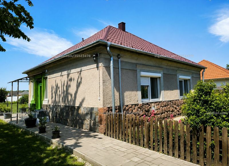 Listing photo