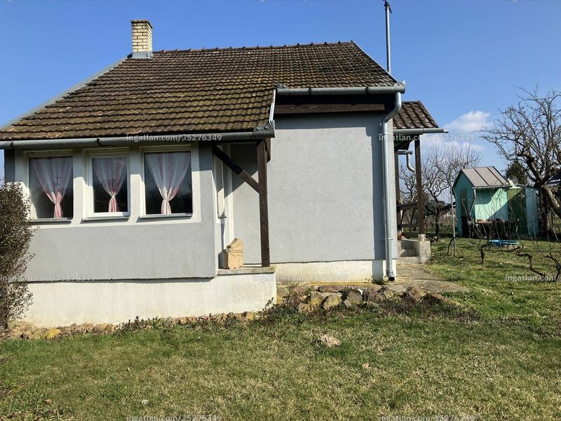 Listing photo