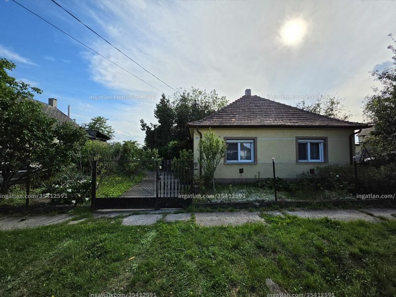 Listing photo