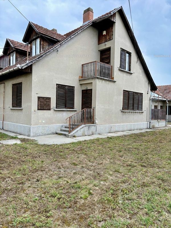 Hirdetés fotója