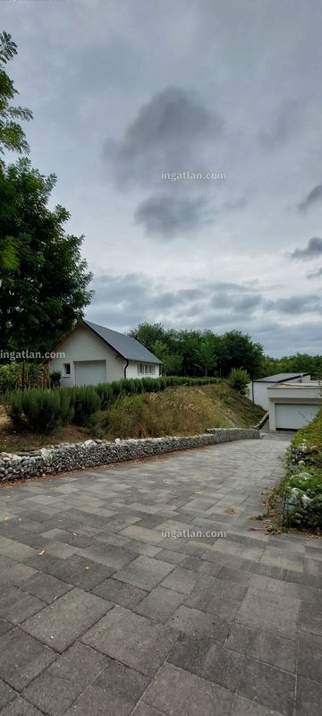 Eladó lakás Szerecseny 151 m² - belső tér